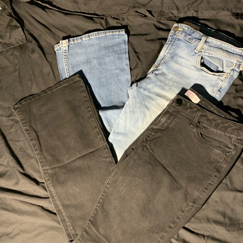 Lot of 2 Women's Jeans Hollister & No Boundaries Size 13 Boot cut!